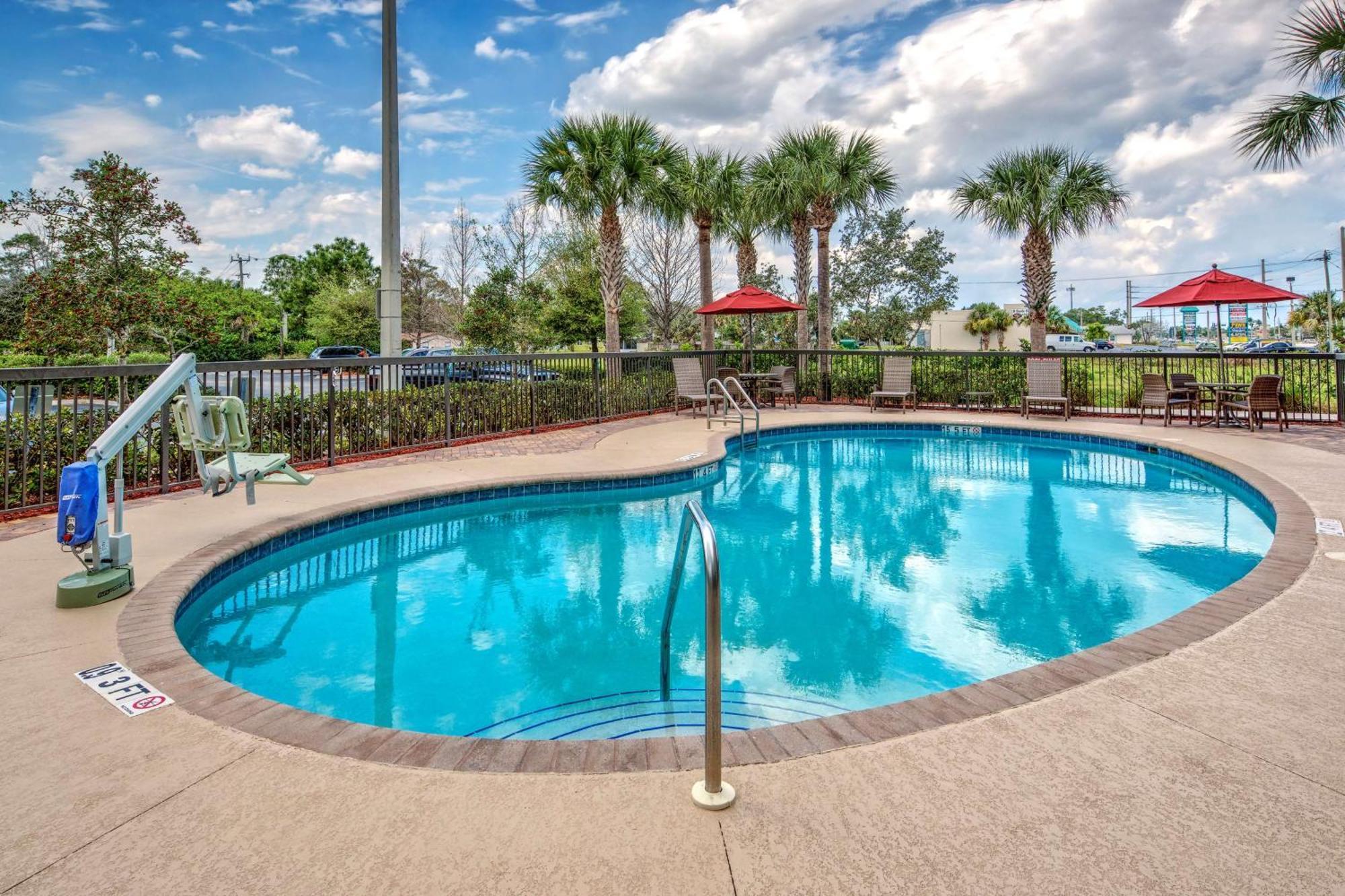 Hampton Inn & Suites Stuart-North Exterior photo