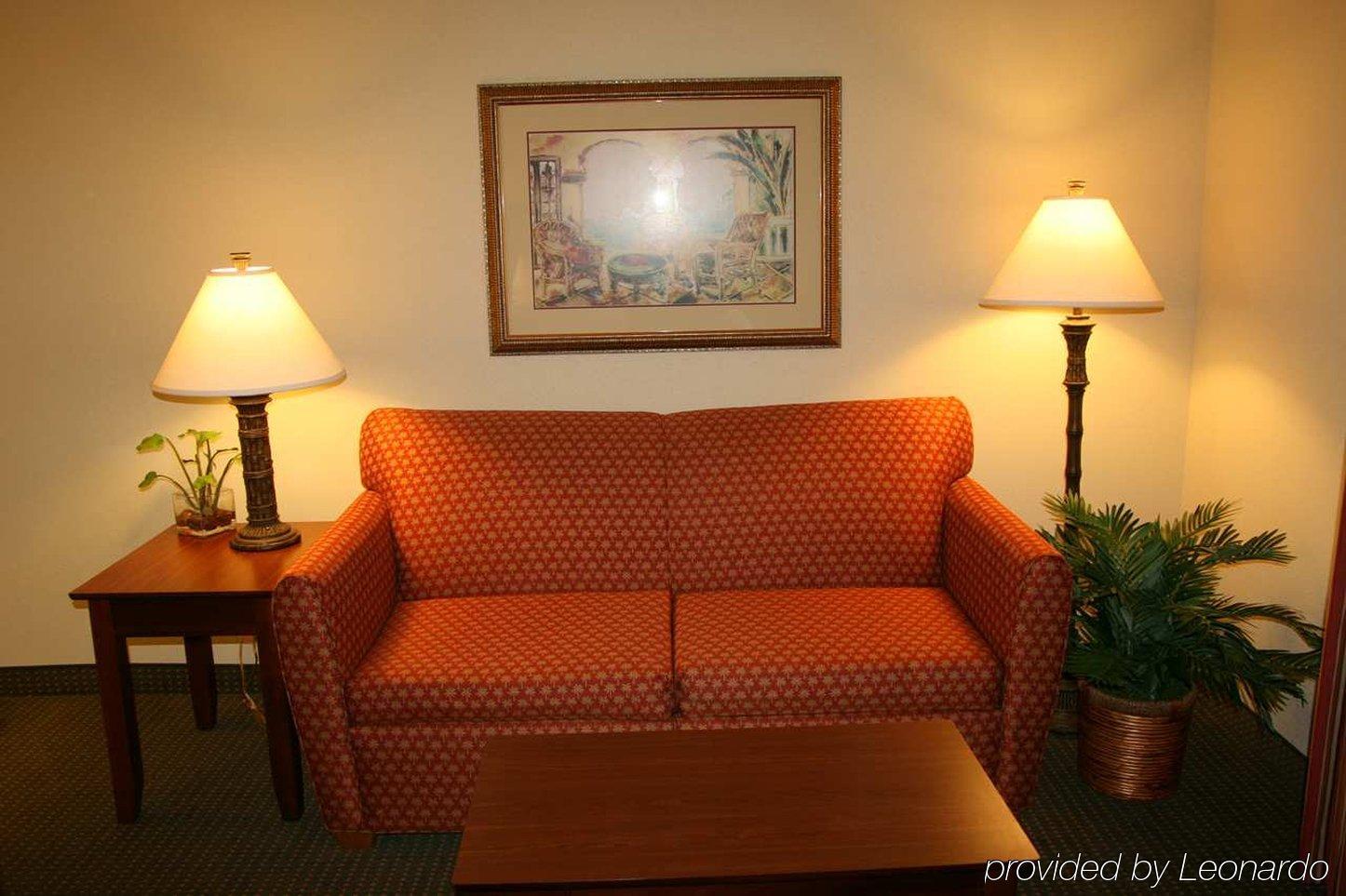 Hampton Inn & Suites Stuart-North Room photo