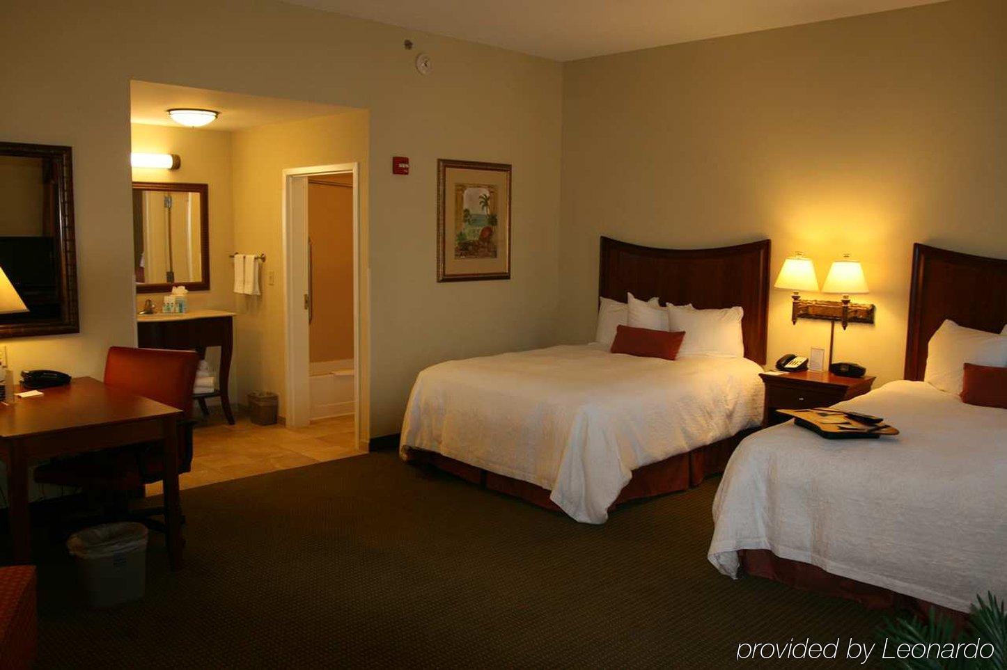 Hampton Inn & Suites Stuart-North Room photo